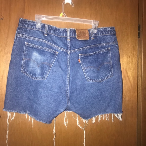 levi’s cutoffs - Picture 2 of 4